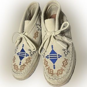 TOMS Womens Palmera Chukka Reed Yellow Suede Embroidered Shoes Size 7.5